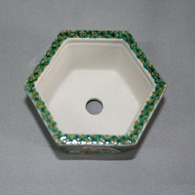 画像4: 九谷焼(瑛生)枠取り花唐草文様2.5号六角鉢