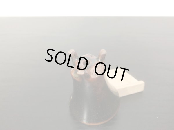 画像4: 沈壽官窯小品盆栽鉢　薩摩焼/黒薩摩　「梅の図」　盆器下方 (4)