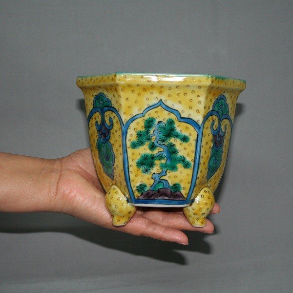 画像7: 九谷焼(瑛生)吉田屋松竹梅文様5号六角鉢（紫） (7)